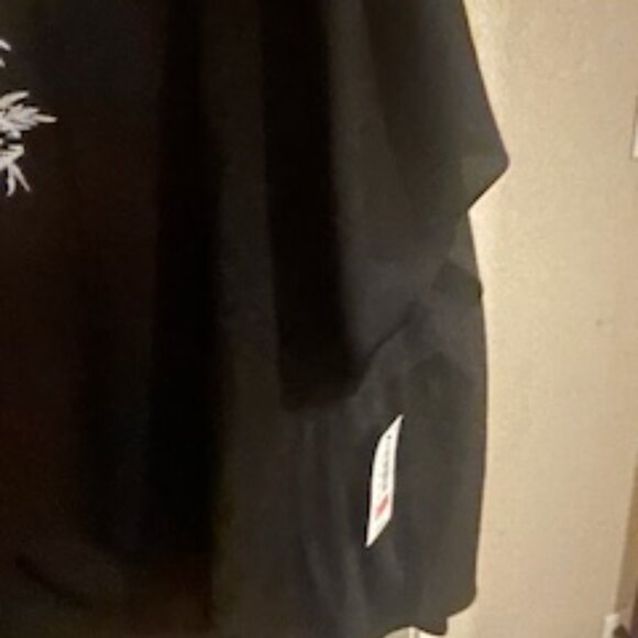 Calessa 2X Beautiful embroidered Women's Top NWT - Picture 3 of 6